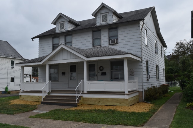 Building Photo - 617 Hepburn St