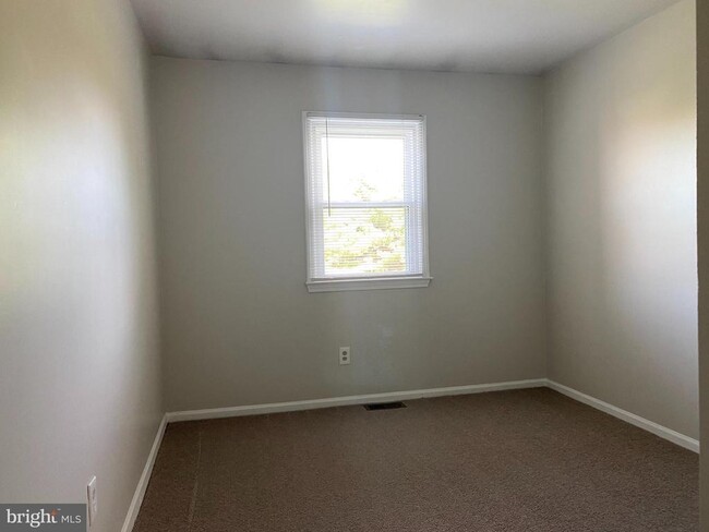 Building Photo - 4001 Brandywine Ct