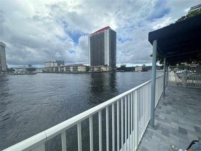 Building Photo - 1849 S Ocean Dr