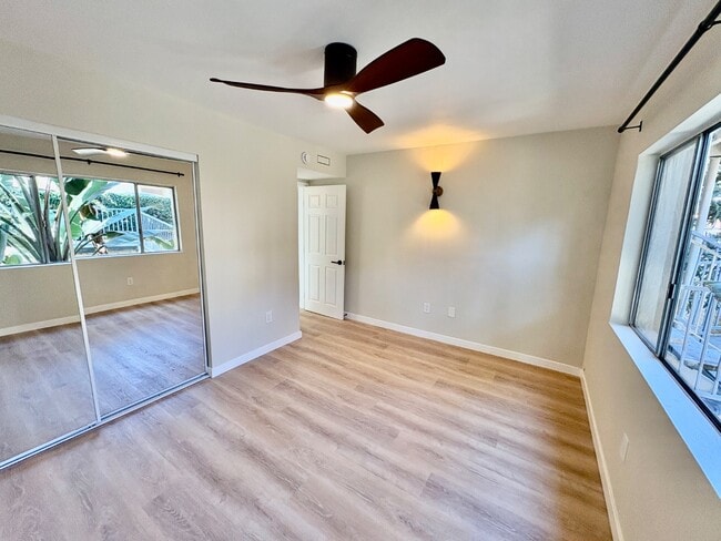 Building Photo - 6816 Hyde Park Dr