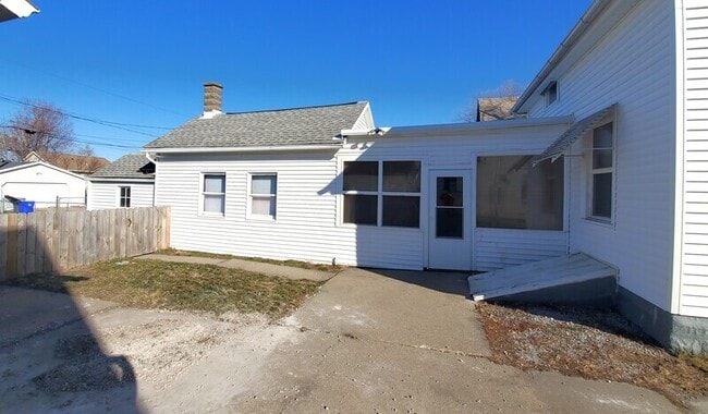 Building Photo - 1620 M St SW
