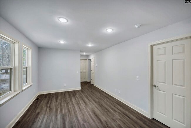 Building Photo - 152 Robin Rd