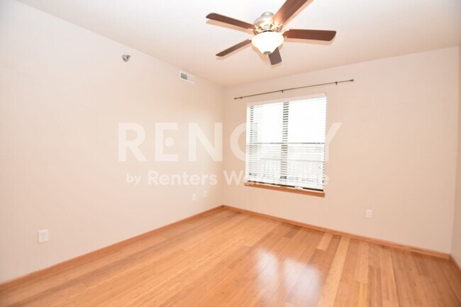 Building Photo - Stunning 1 Bedroom 1 Bathroom in Saint Louis Park!