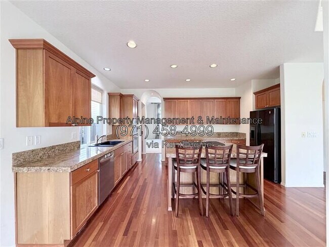 Building Photo - 4143 NW Meisner Dr