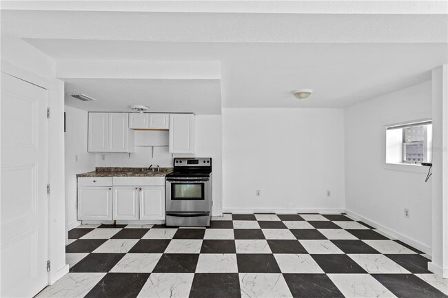 Building Photo - 4103 N Howard Ave