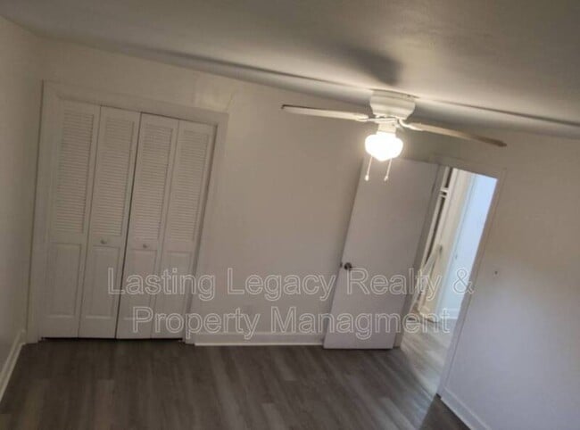 Building Photo - 656 Bost St