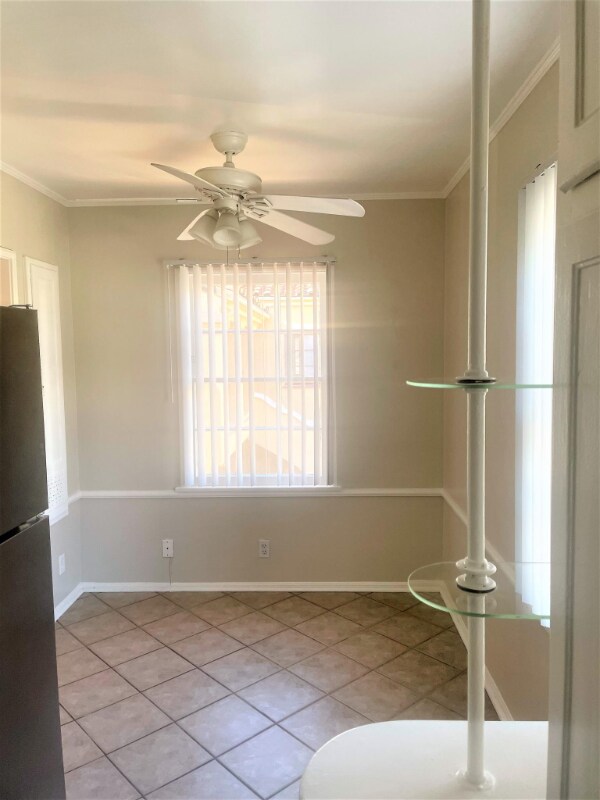 Building Photo - 225 S Gale Dr