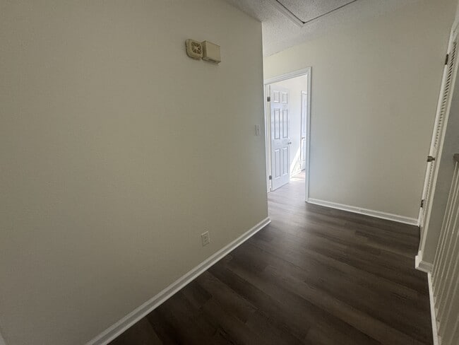 Building Photo - 122 Timbers Dr