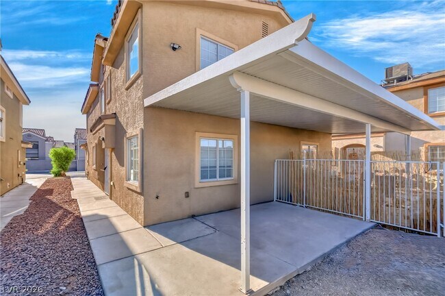 Building Photo - 3037 Aloha Ave