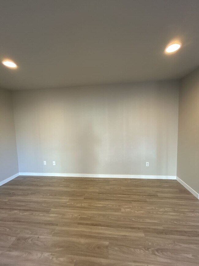 Building Photo - Newly Built 4bd 2.5ba in LSSD