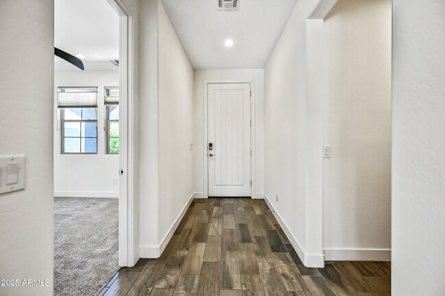 Building Photo - 17163 W Thousand Oaks St