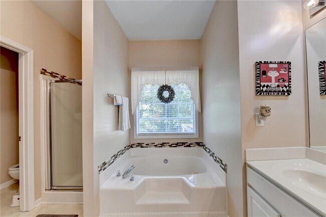 Building Photo - 236 Windy Cir