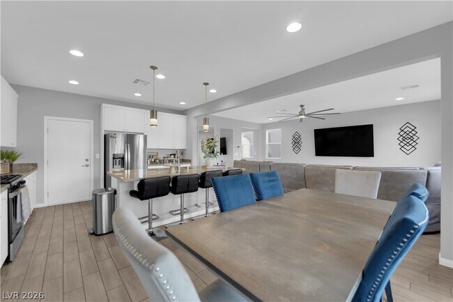 Building Photo - 3032 Cipro Ave