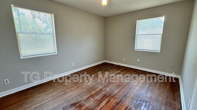 Building Photo - 6536 Anvers Blvd S