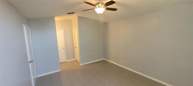 Building Photo - 324 Clearwater Ln