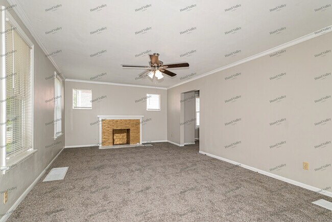 Building Photo - 8706 Eulalie Ave