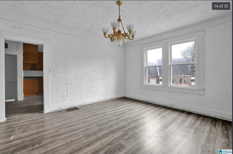 Building Photo - 505 12th St W