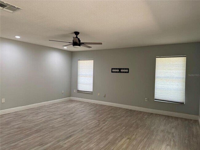 Building Photo - 8515 Sandberry Blvd