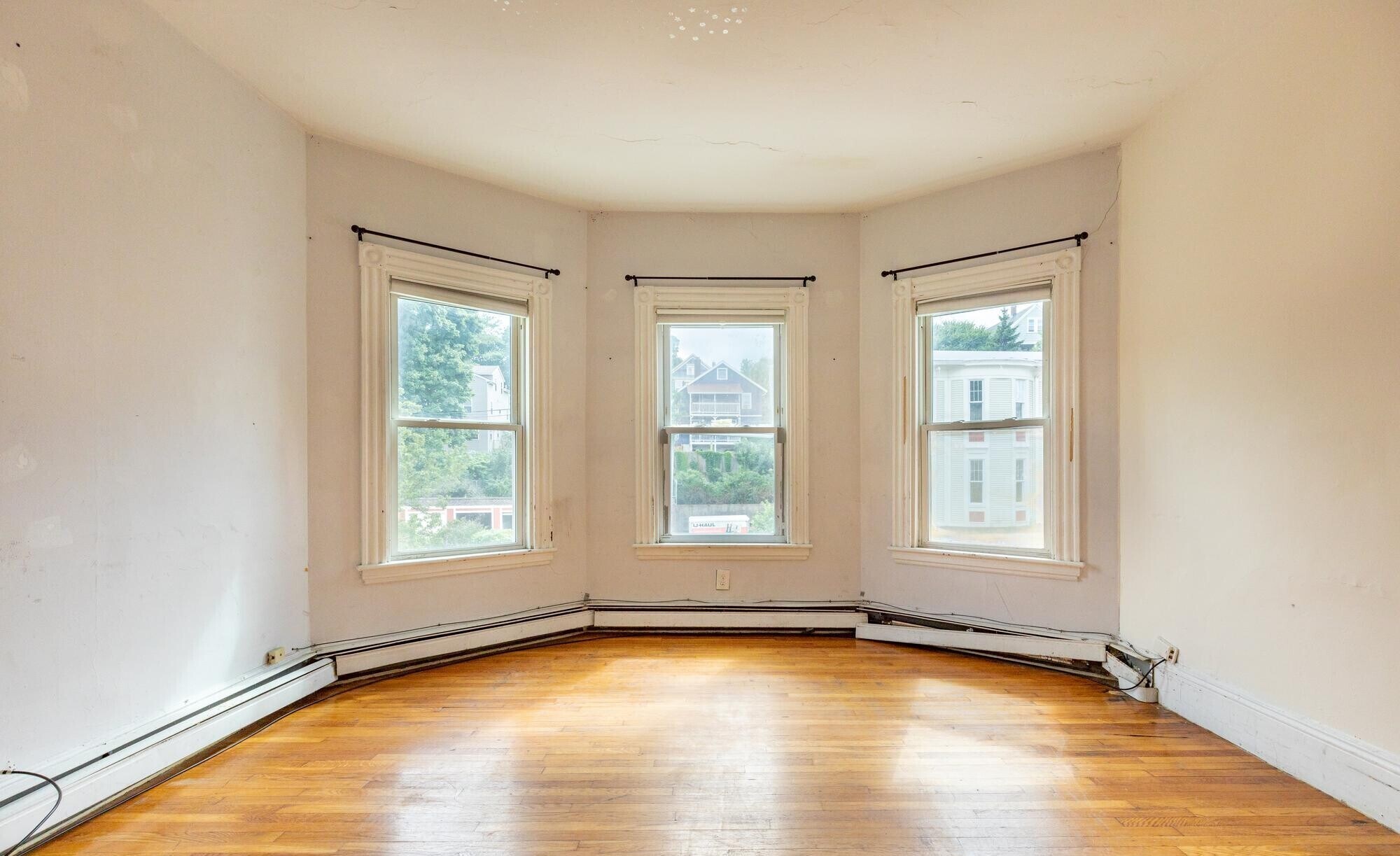 Building Photo - 61 Hillside St