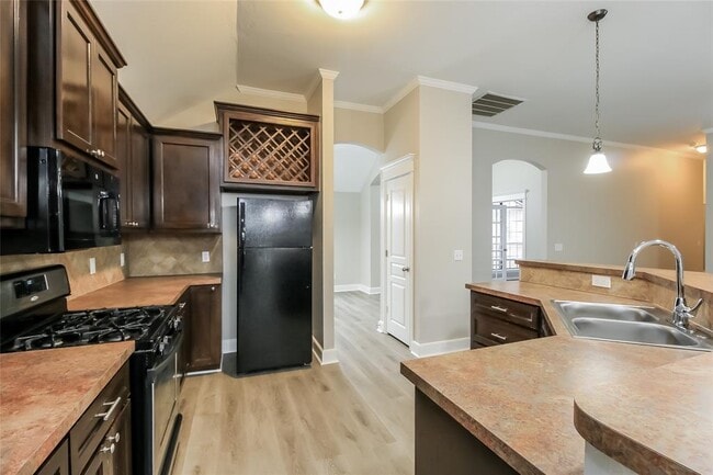 Building Photo - 1632 Hollowbrook