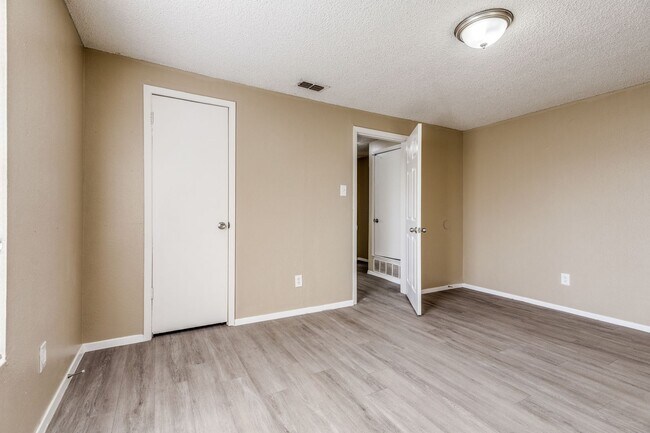 Building Photo - 8100 Doreen Ave