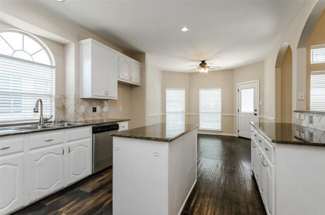 Building Photo - 107 Pinedale Dr