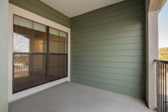 Building Photo - 501 E Stassney Ln