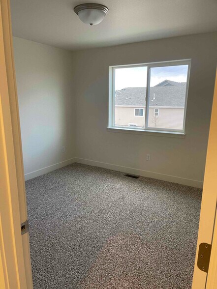 Building Photo - 313 Soleil St