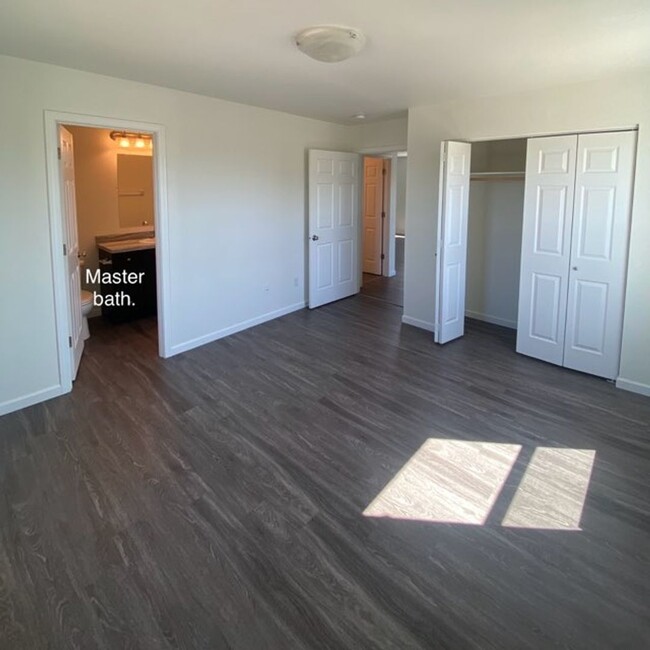 Building Photo - 4645 W Amanda Dr