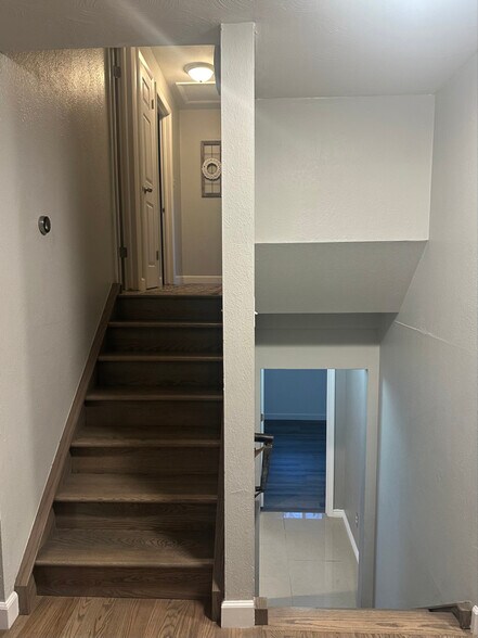 Building Photo - 930 Potter Dr