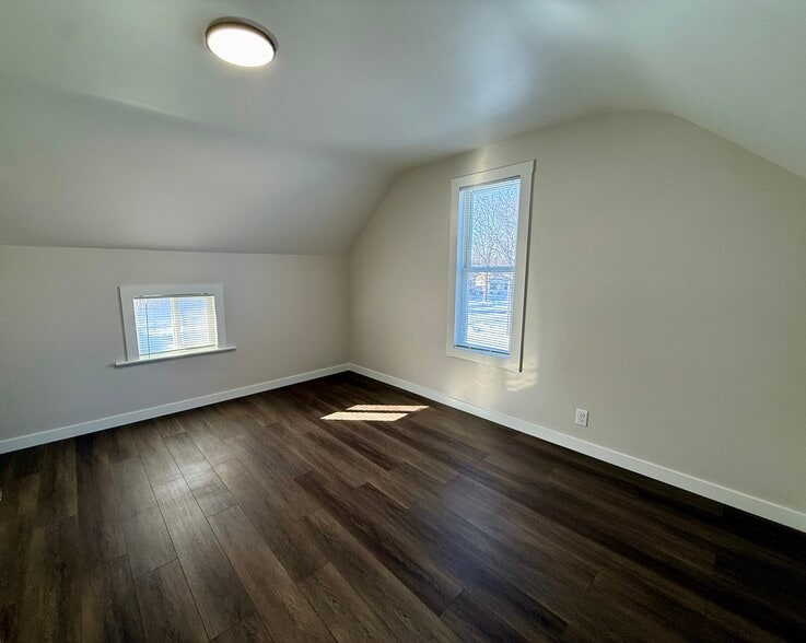 Building Photo - 427 Jefferson St