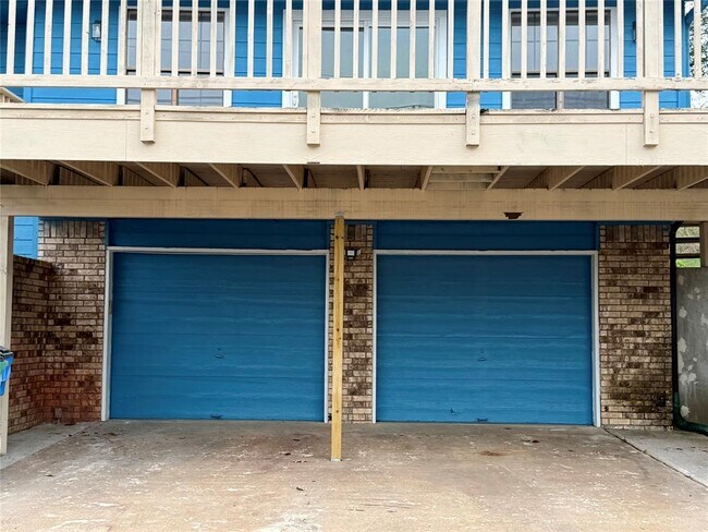 Building Photo - 21003 Boggy Ford Rd