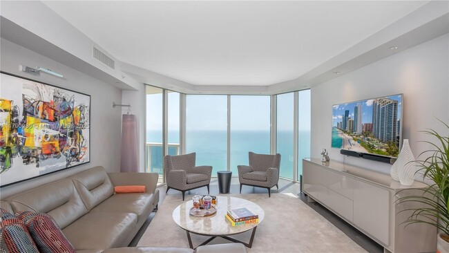 Building Photo - 17555 Collins Ave