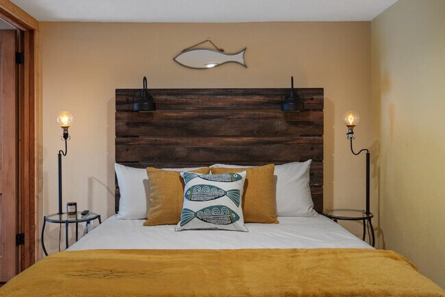 Building Photo - 11582 Washougal River Rd