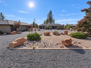 Building Photo - 6377 Oak Way