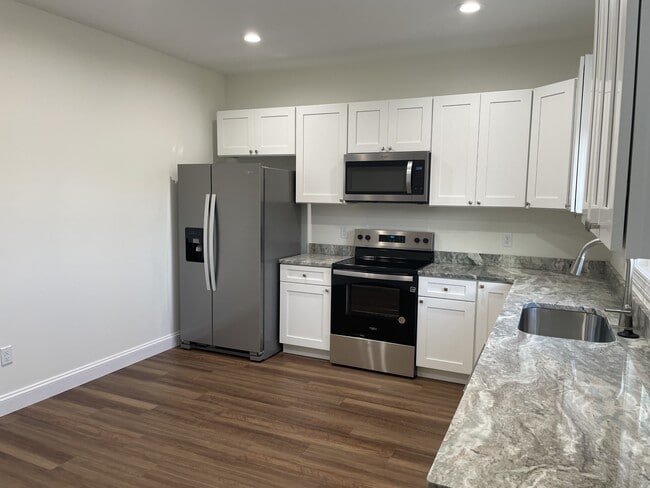 Building Photo - 1013 Ohio St