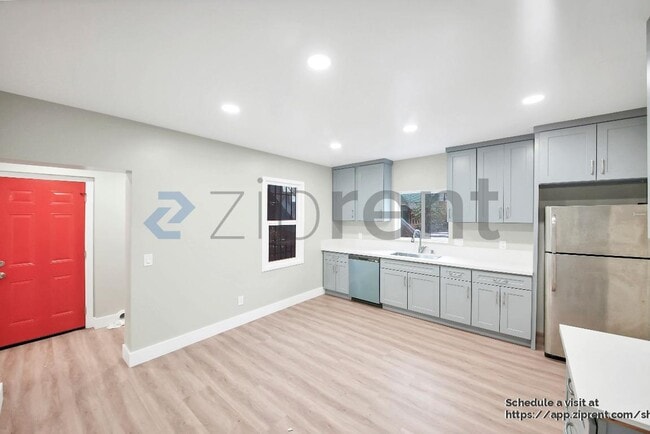 Building Photo - 1617 W 24th St