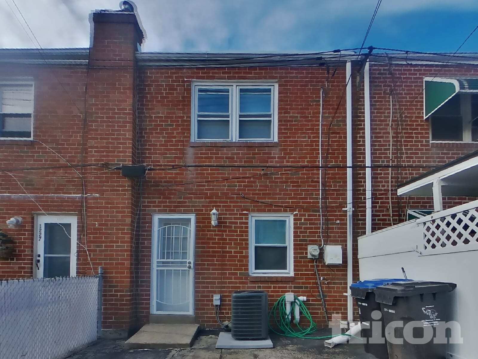 Building Photo - 1229 Tyler St