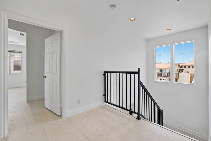 Building Photo - 5142 Pearce Dr