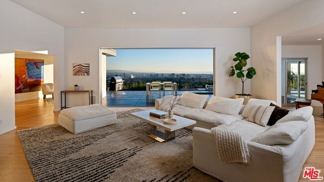 Building Photo - 10134 Angelo View Dr