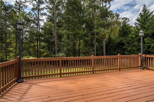 Building Photo - 3017 Greenfield Dr