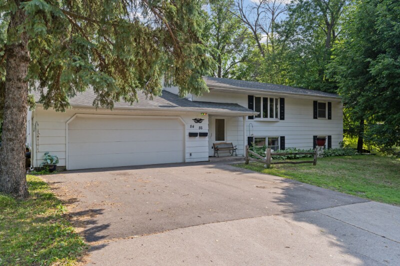 Primary Photo - 84 Logan Ave W
