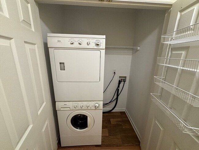 Building Photo - 1557 Blaze Ln