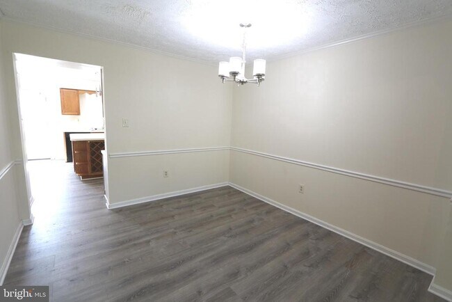 Building Photo - 5506 Irish Lord Pl