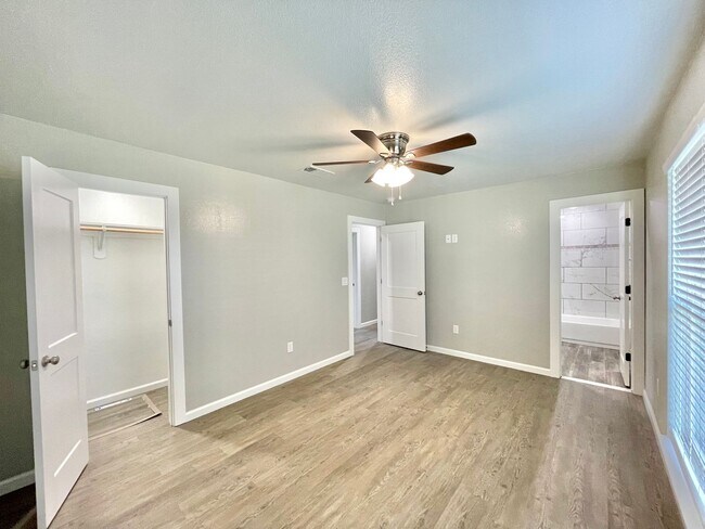 Building Photo - Renovated in 2023, 3 Bedroom 2 Bath Home now available!