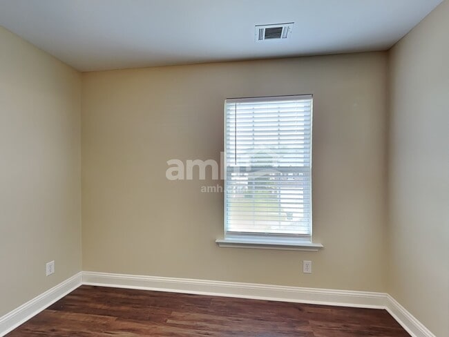 Building Photo - 128 Winslow Cir