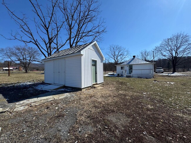 Building Photo - 1058 Fleeburg Loop