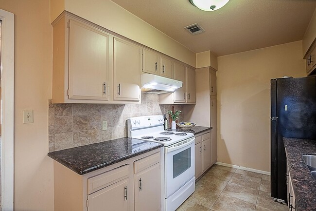 Building Photo - 5874 Meadow Way