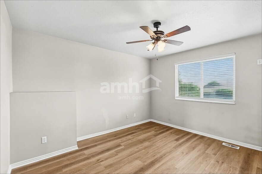 Building Photo - 911 N 2350 W