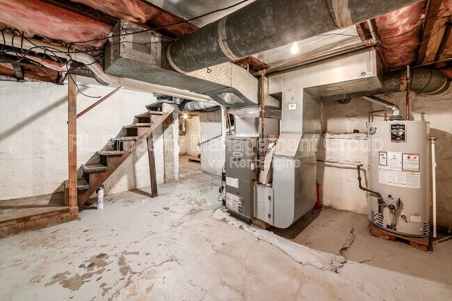 Building Photo - 322 Wilber Ave